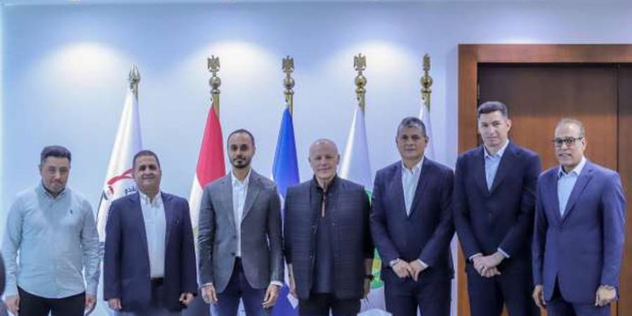 هاني أبو ريدة يرحب بوفد لجنة الحكام الإماراتيين «صور»