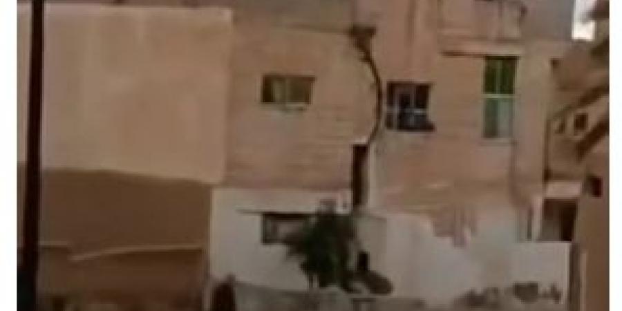 بالفيديو ..  شاهد سيول جراء الأمطار الغزيرة في عراق الأمير بالكرك