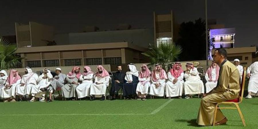 أسرة عصر وأرحامهم يستقبلون المعزين في مصطفى