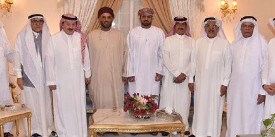 بحضور شخصيات من سلطنة عمان.. عبدالحميد خوجه يحتفي بضيوف ديوانيته