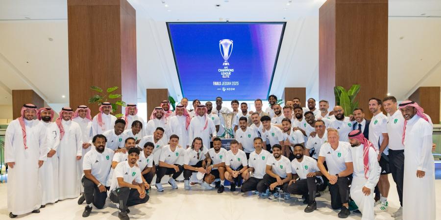 وزير الرياضة يستقبل فريق الأهلي بعد تتويجه بلقب كأس دوري أبطال آسيا للنخبة 2025م