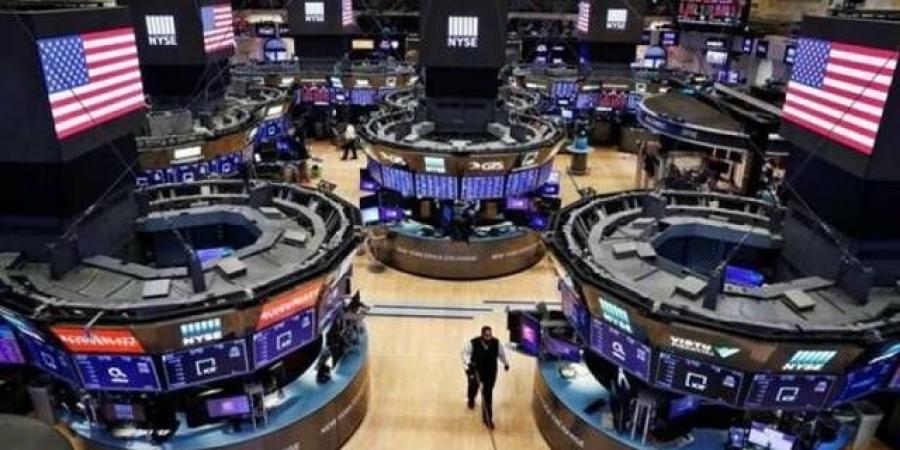 هبوط الأسهم الأمريكية في مطلع تعاملات الاثنين
