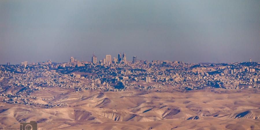 صورة مدهشة للمسجد الأقصى تُلتقط من جنوب مأدبا وتثير الإعجاب