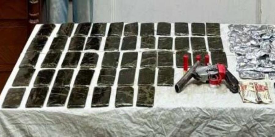 ضبط عنصرين إجراميين بمطروح لجلب كمية من المخدرات بـ 2 مليون جنيه