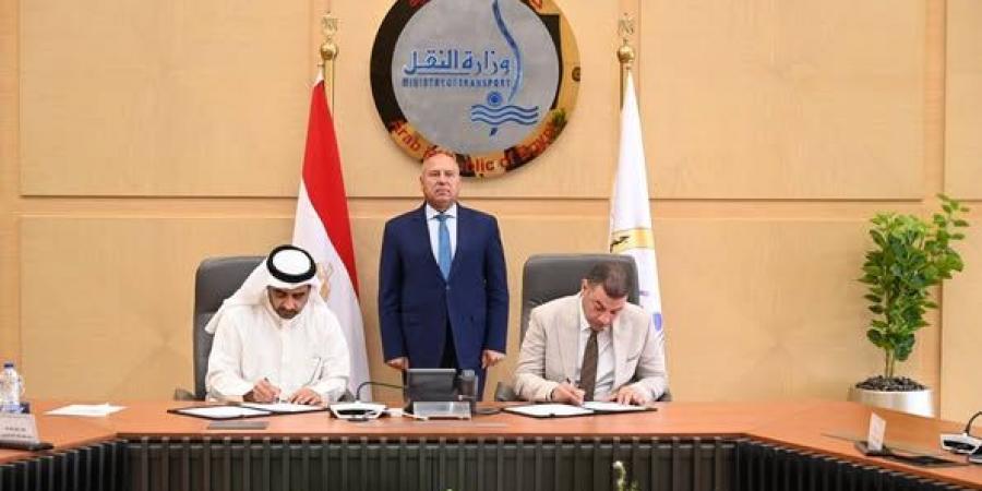 وزير الصناعة يشهد إطلاق خدمة نقل الركاب الكهربائي لـ"جرين فالي"