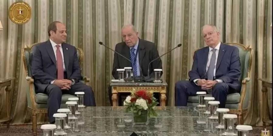 الرئيس اليوناني يعرب عن تقدير بلاده لمصر وحرصها علي تعزيز العلاقات