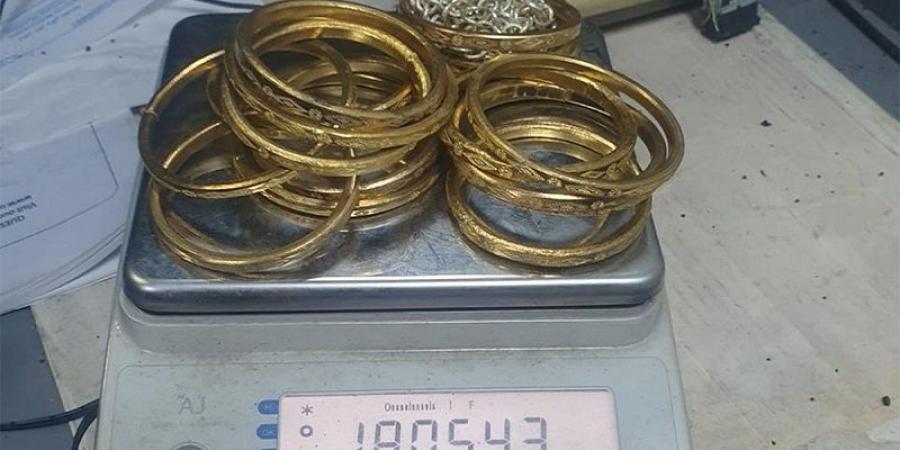 مطار قرطاج: ضبط كمية من الذهب وايقاف مسافرتين