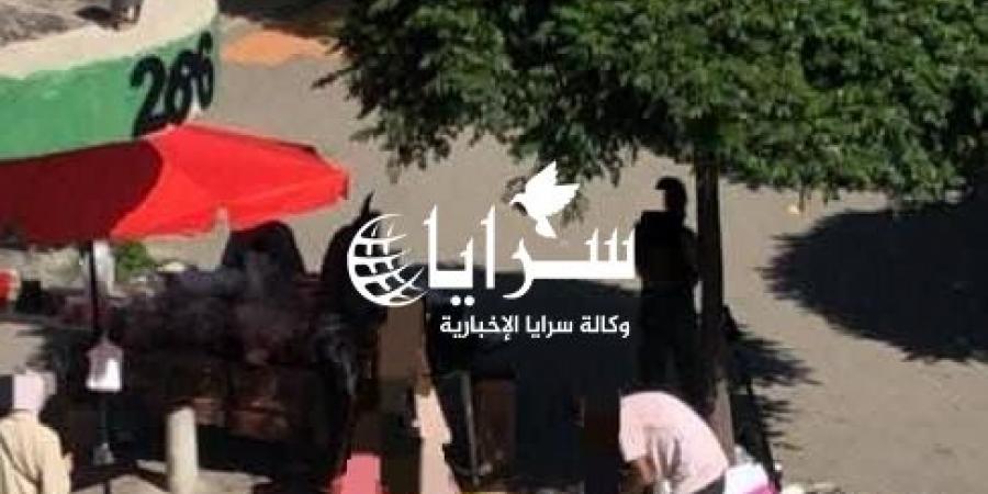 بالصور ..  شاهد اعتداء على مسارات الطلبة المكفوفين أمام "الجامعة الأردنية"