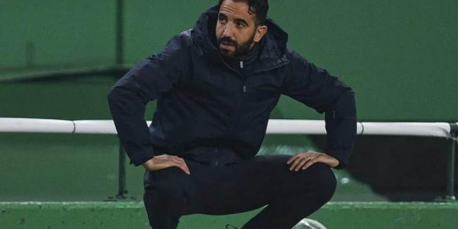 أموريم يحسم الجدل بشأن الاستغناء عن نجم مانشستر يونايتد
