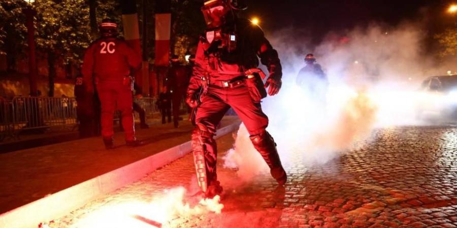 حادث دعس وإحراق سيارة أثناء احتفالات جماهير باريس سان جيرمان