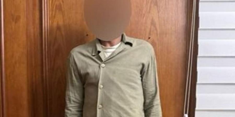 ضبط عاطل سرق هاتف محمول من شخص داخل مسجد القاهرة (فيديو)