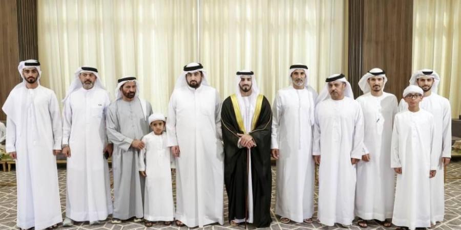 أحمد بن محمد يحضر أفراح الحميري والسويدي
