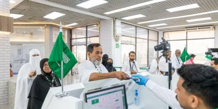 رحلة الحج الأولى لمدير مدرسة متقاعد من دكا