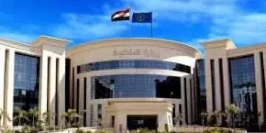 ضبط إحدى السيدات لقيامها بالنصب والإحتيال على المواطنين من خلال إنتحال صفة طبيبة بالجيزة