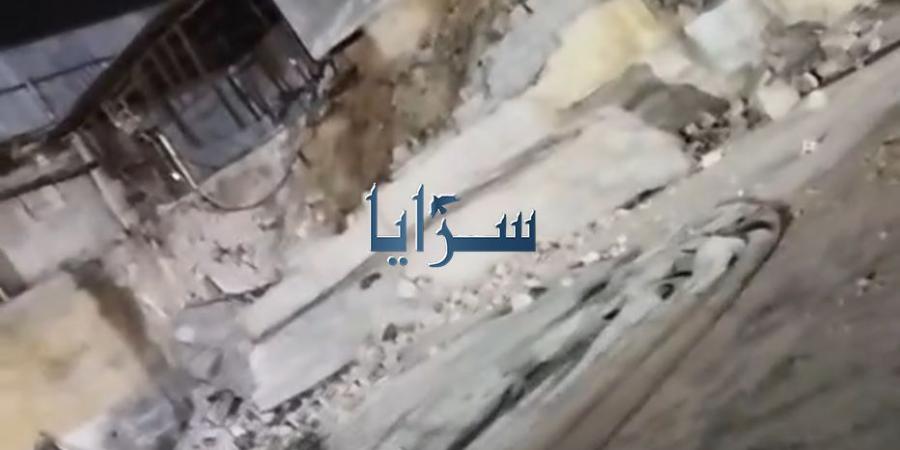 بالفيديو ..  بعد نشر "سرايا": انهيار سور ملعب في حي النزهة بالزرقاء