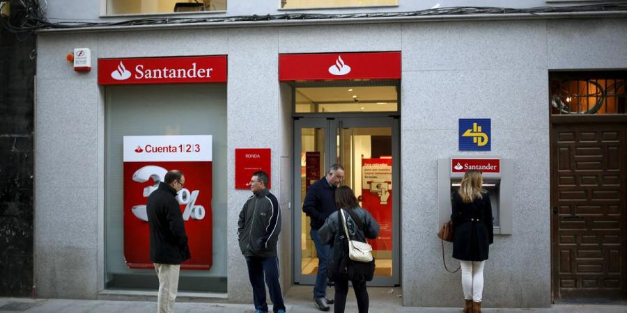 بنك سانتاندير يرفض عرضًا بـ14.6 مليار دولار لبيع أعماله في بريطانيا