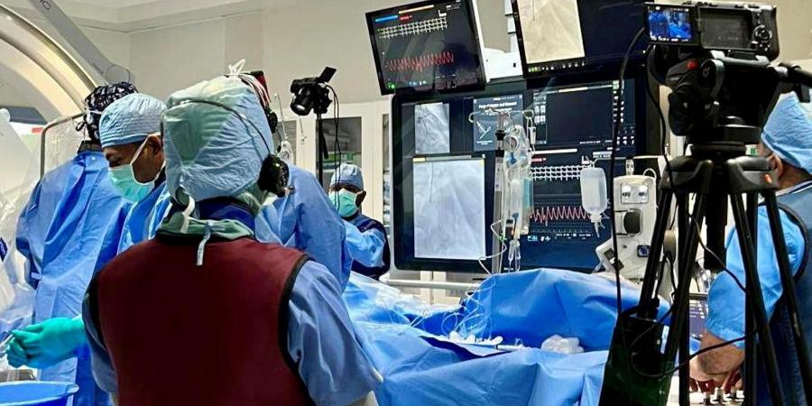 بث مباشر من مدينة الملك عبدالله الطبية لعملية قسطرة قلبية معقدة