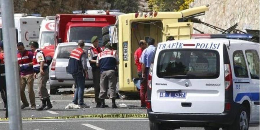 مصرع 8 أشخاص وإصابة 20 آخرين بحادث سير في تركيا