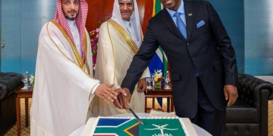 الطويل يحضر حفل سفارة جنوب أفريقيا بمناسبة اليوم الوطني