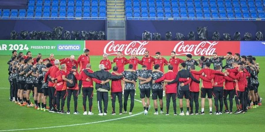 نجم دفاع الأهلي مهدد بالرحيل في الانتقالات الصيفية.. لهذا السبب