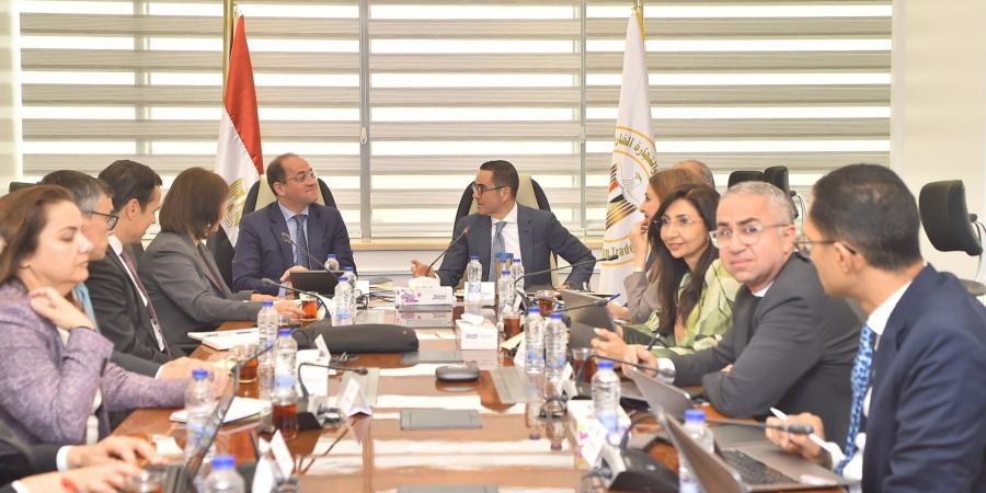 وزيرا الاستثمار والمالية يجتمعان مع بعثة صندوق النقد الدولى