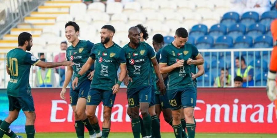 طردان و6 أهداف وركلة جزاء ضائعة في مباراة بني ياس وخورفكان