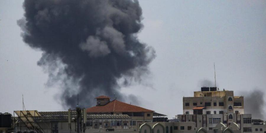 القاهرة الإخبارية: انفجارات في شرق مدينة غزة جراء قصف مدفعى إسرائيلي