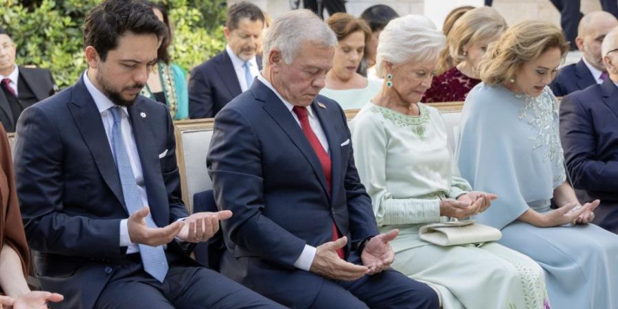 الملك وولي العهد يحضران عقد قران الأميرة عائشة بنت فيصل #عاجل
