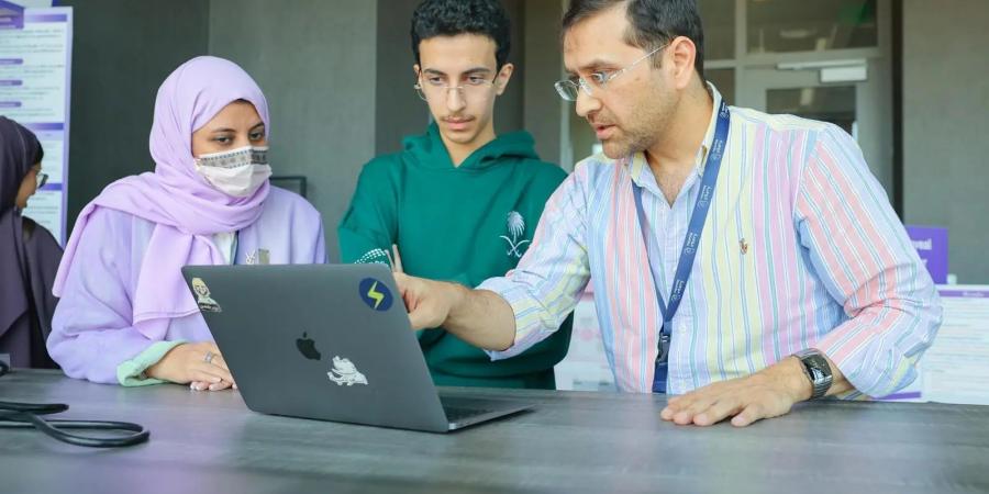 المنتخب السعودي للعلوم والهندسة ينهي تحضيراته ل "آيسف 2025"