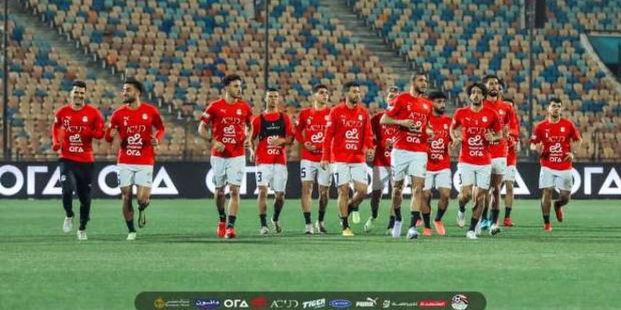 «إنستجرام» يطيح بنجم منتخب مصر من حسابات حسام حسن