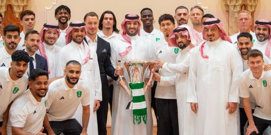 ولي العهد يستقبل وزير الرياضة ورئيس الاتحاد السعودي لكرة القدم ورئيس وأعضاء مجلس إدارة النادي ⁧‫الأهلي‬⁩ والجهازين الفني والإداري ولاعبي فريق كرة القدم بمناسبة تحقيقهم بطولة دوري أبطال آسيا للنخبة 2025
