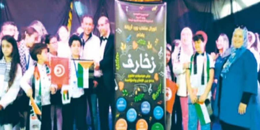 أريانة.. كورال منتخب ورد أريانة للمدارس الابتدائية .. تواصل عروض «زخارف» للإبداع والإمتاع
