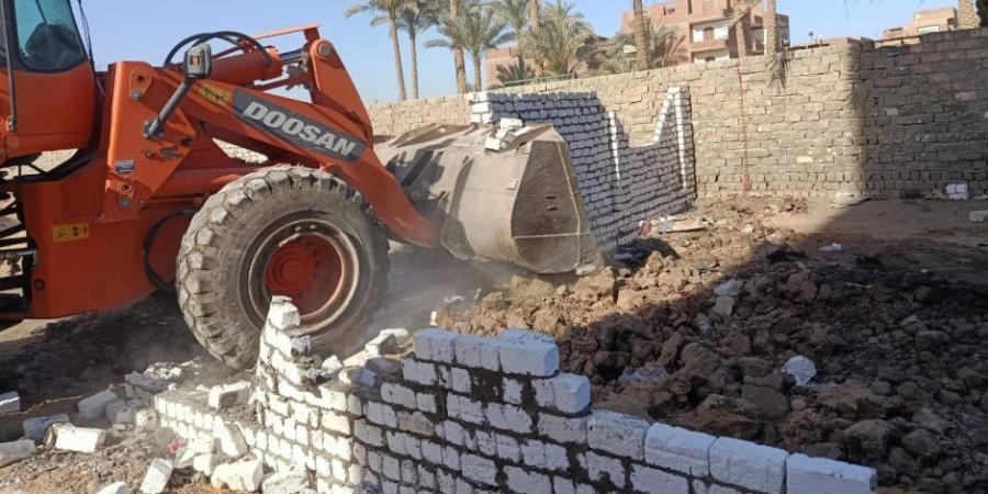 الموجة 26 لإزالة التعديات.. إزالة 21 حالة على الأراضي الزراعية وأملاك الدولة بالجيزة