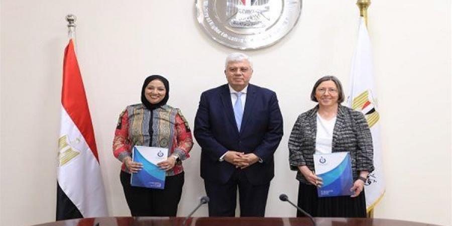 تعزيز التعاون الأكاديمي بين أكاديمية البحث العلمي والتكنولوجيا وجامعة ولاية وست فيرجينيا