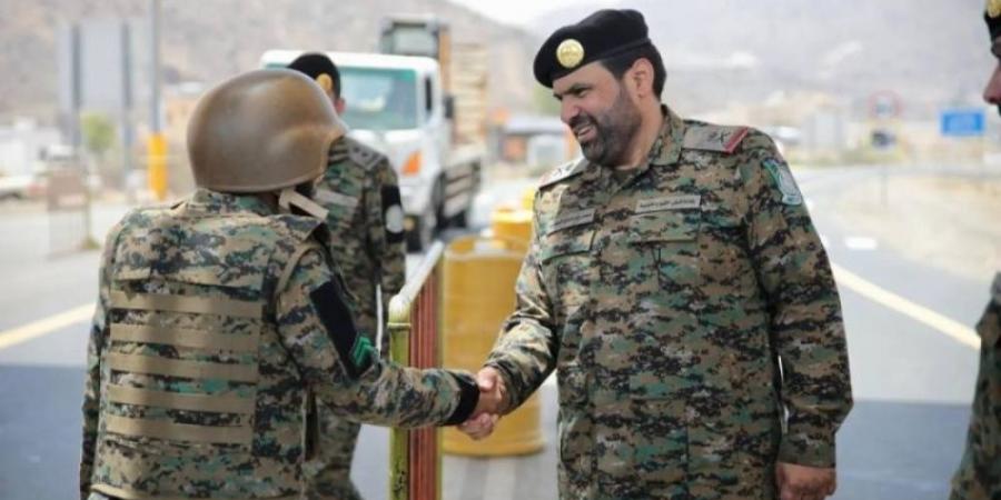 العنزي يتفقّد قوات الأفواج بمنطقتي جازان وعسير