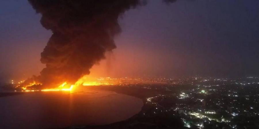 الجيش الإسرائيلي يصدر تحذيراً بإخلاء 3 موانئ في اليمن