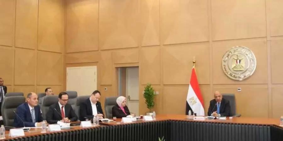 وزير الكهرباء يتابع مشروعات دعم الشبكة القومية وتوفير لمشروعات التغذية التنمية الزراعية