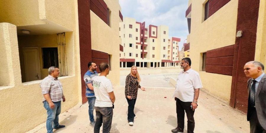 مسئولو "الإسكان" يتفقدون أعمال التطوير بمنطقة أرض مطار إمبابة