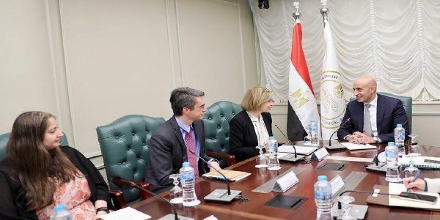 وزير التربية والتعليم يفتح آفاقًا جديدة مع البنك الدولي لدمج البرمجة وتدريب المعلمين