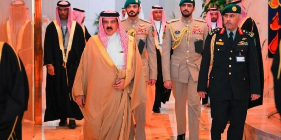 ملك البحرين يغادر الرياض