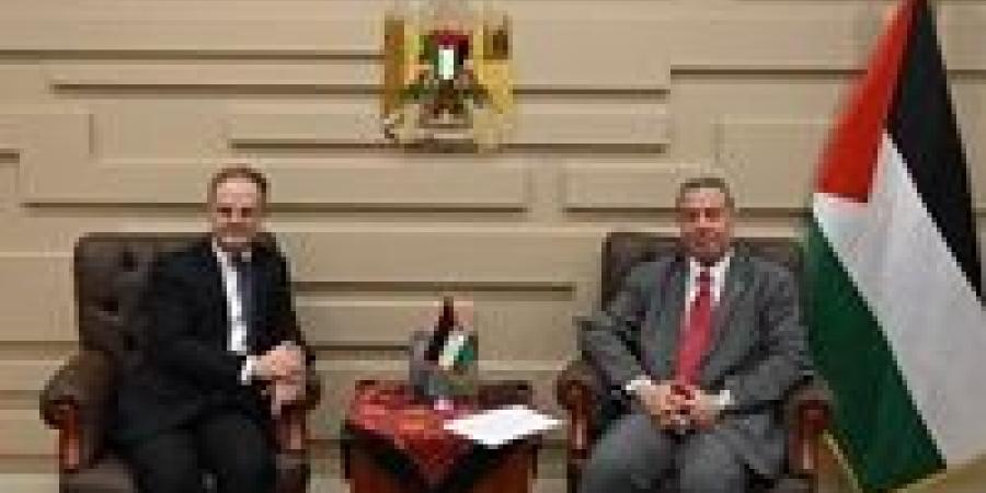 سفير بريطانيا لدى مصر  يلتقي  سفير فلسطيني دياب اللوح