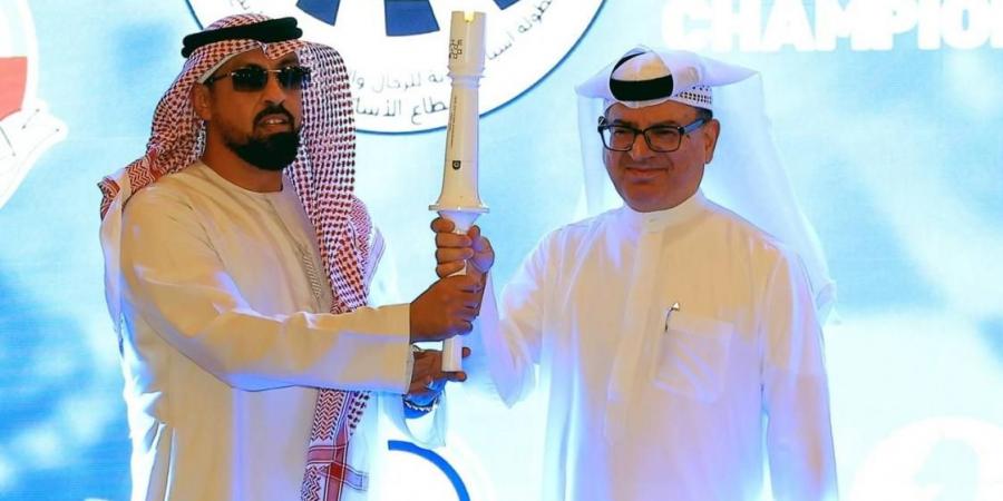 «أبوظبي للشطرنج» يتسلم الشعلة التذكارية من الاتحاد الدولي