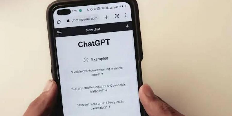 تطالب باسترداد الرسوم الدراسية لاستخدام أستاذها «ChatGPT»