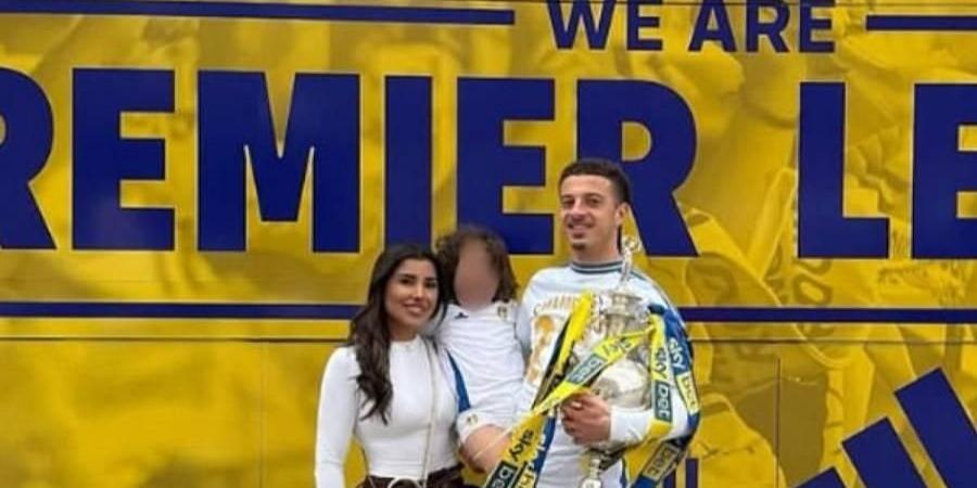 قميص غلطة سراي يغضب ليدز يونايتد