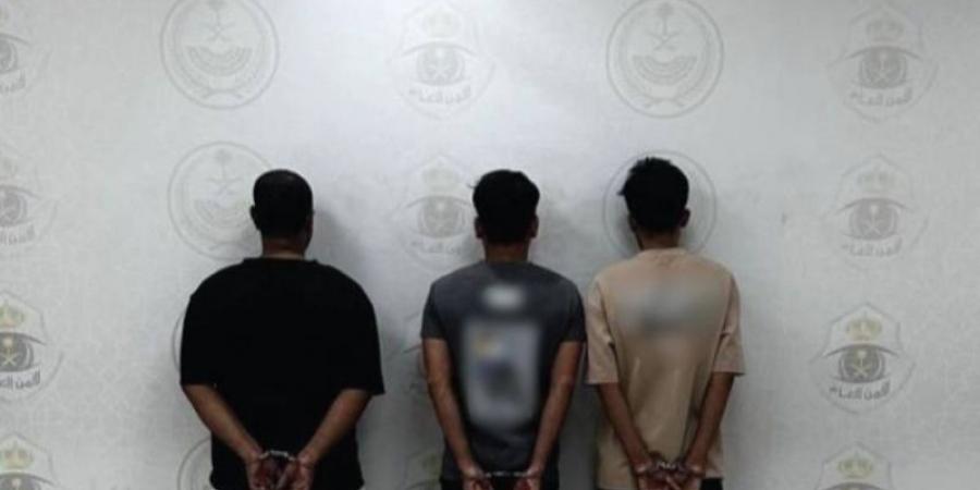 ضبط (3) مقيمين حاولوا دخول مكة بطريقة غير نظامية