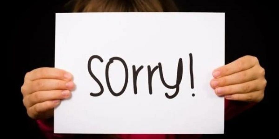 كيف تعتذر دون أن تتنازل؟ دليل عاطفي للحفاظ على كرامتك ومشاعرك
