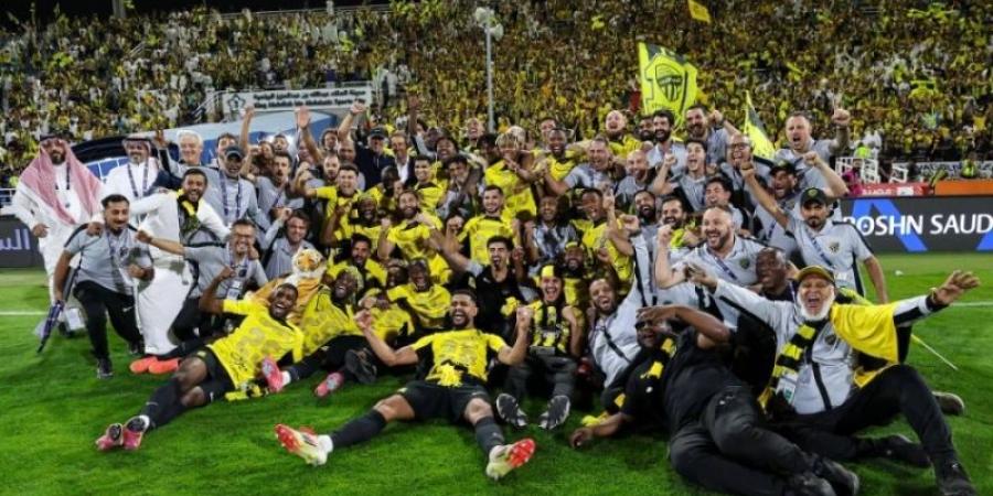 احتفالات مستمرة في  الاتحاد بالدوري وباقي التتويج الرسمي
