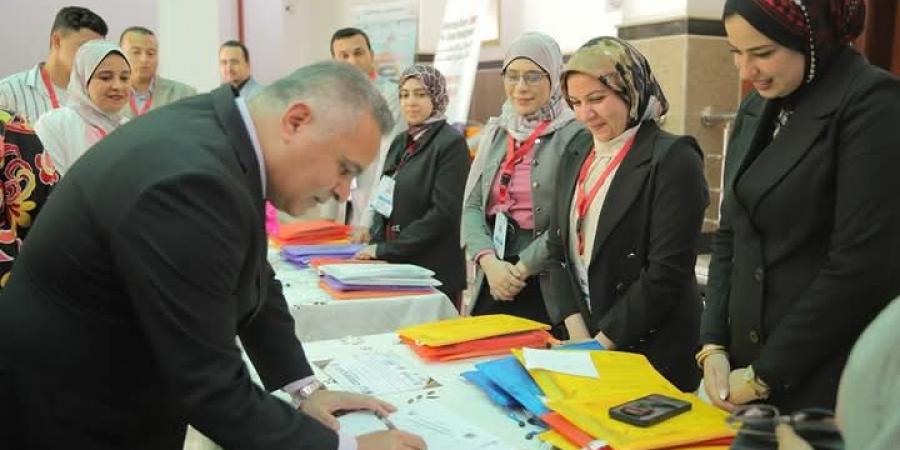  رئيس جامعة السويس يفتتح المؤتمر الطلابي السابع لكلية العلوم