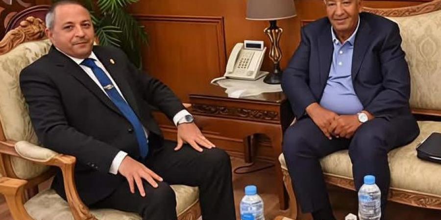 كامل أبو علي يستقيل من رئاسة النادي المصري