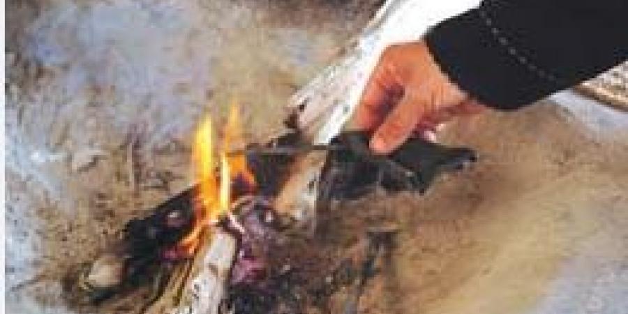 تفسير حلم الكي بالنار في المنام وعلاقته بالإسراف في أمور غير صالحة